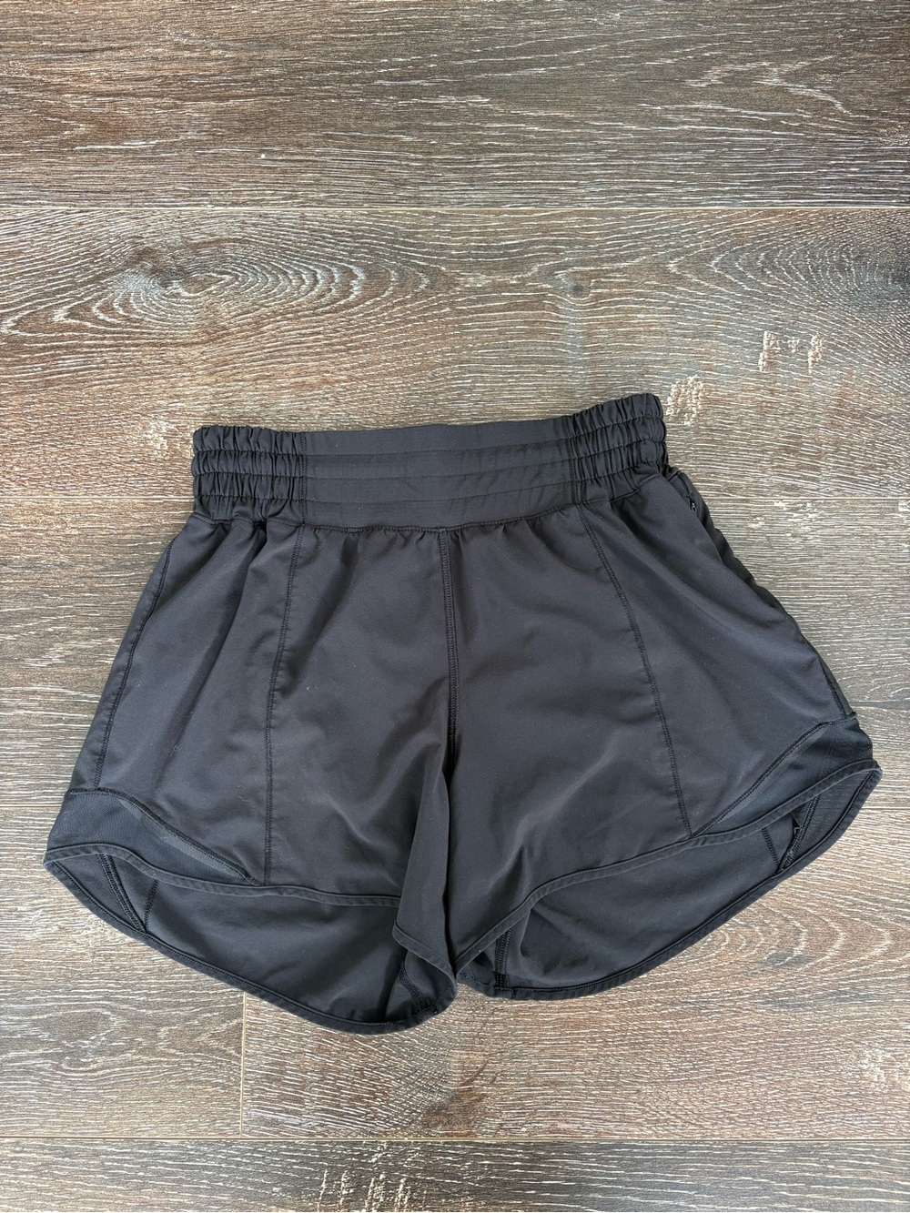 Lululemon Hotty Hot Mid-Rise Black Athletic Running Shorts Size 4